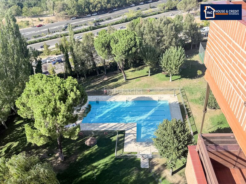 Foto 2bfead77-80a8-46b8-a8d7-9c221dd34be9. Pis amb calefacció aparcament piscina a Valdezarza Madrid