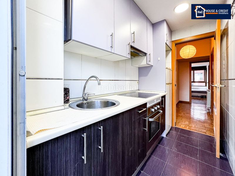 Foto 4c7f9edf-8d1b-4ba0-9ec9-47ee43419017. Flat with heating in Guindalera Madrid