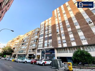 Flat  Calle de azcona