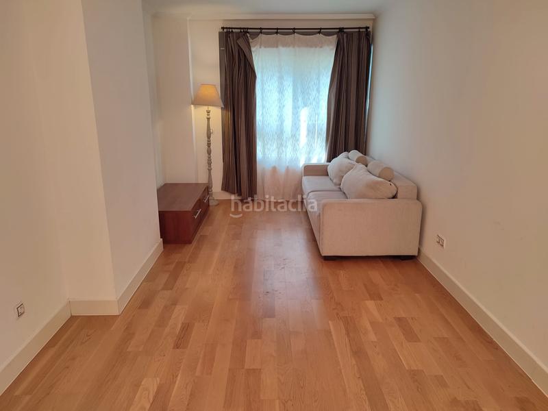 Foto 17b914ad-f12d-43c1-92db-45bbce64db0d. Piso  venta 1 dormitorio adelfas, con parking, trastero, piscina y portero físico en Madrid