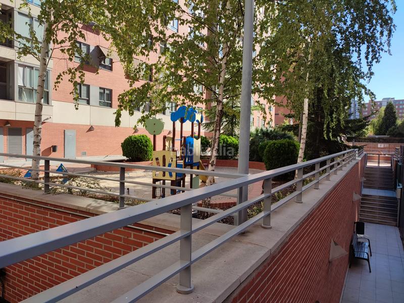 Foto 47ec0444-7fc0-452c-bb95-077556a08d7c. Piso  venta 1 dormitorio adelfas, con parking, trastero, piscina y portero físico en Madrid