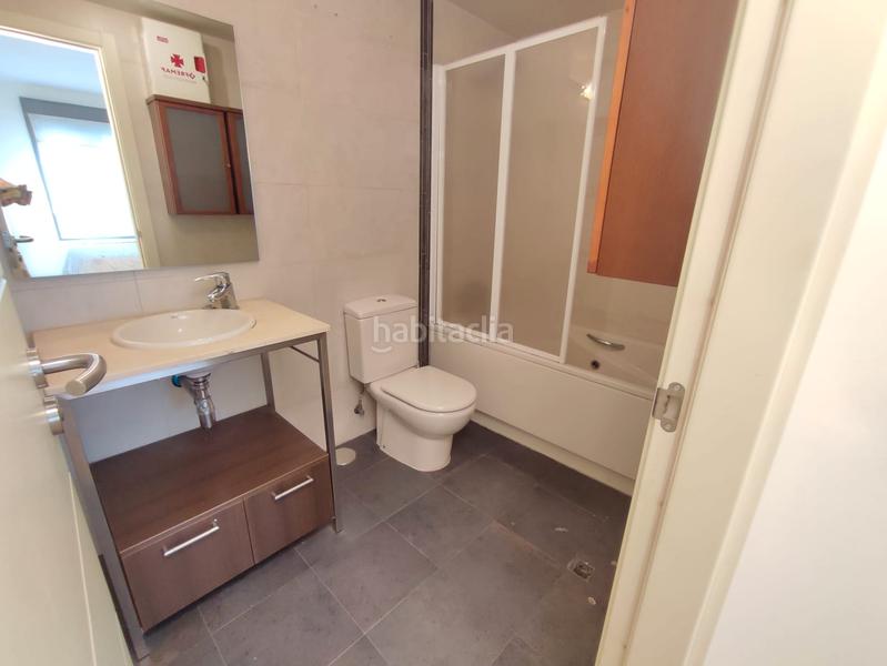 Foto e5588c17-a391-4f6e-a52f-c7c7088171c0. Piso  venta 1 dormitorio adelfas, con parking, trastero, piscina y portero físico en Madrid