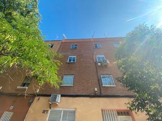 Pis  Calle ro san pedro. Apartamento reformado en puente de vallecas  ideal inversores o