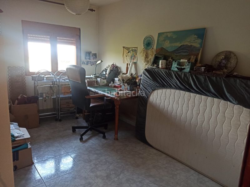 Foto 74600fd1-8203-4905-ae4e-18443a31ce34. Pis a calle del corcho 25 a Cabrera (La)