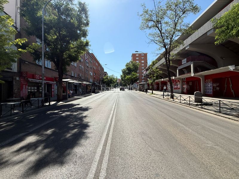 Foto fba08e30-32b6-455a-a559-3195958fb234. Pis a avenida de la albufera 147 a Numancia Madrid