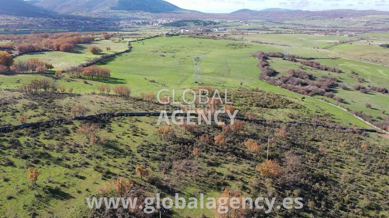 Foto cdbe82a5-4413-4cd2-b8cd-9e397ff6f025. Finca rústica a El Espinar Pueblo Espinar (El)