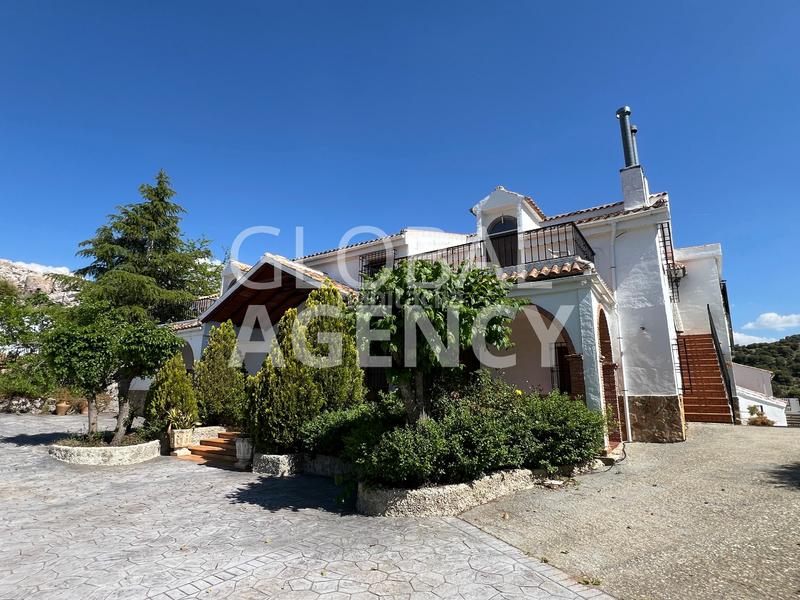 Foto 5b5b84ef-1cc6-47af-8195-c46a52b08fc5. Masia amb xemeneia calefacció aparcament piscina a Jaén
