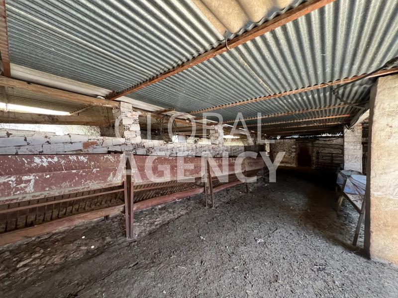 Foto 8122d14f-8524-4637-a216-41657ce6926f. Masia amb xemeneia calefacció aparcament piscina a Jaén