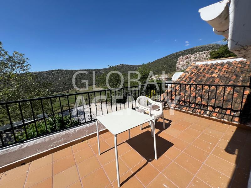 Foto bf78b3a8-5b8b-450f-8c0f-c4c1bff1fe1d. Masia amb xemeneia calefacció aparcament piscina a Jaén