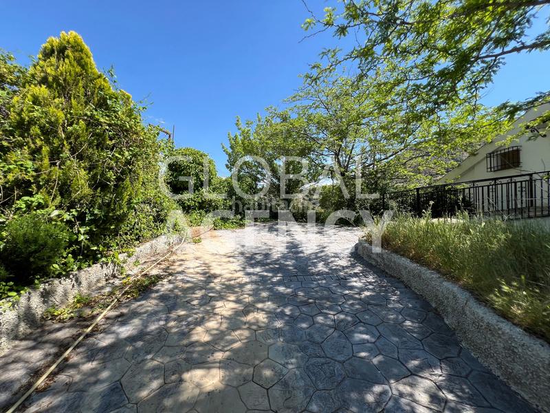 Foto c7362e25-1345-4bf6-aa53-cbc4da00347a. Masia amb xemeneia calefacció aparcament piscina a Jaén