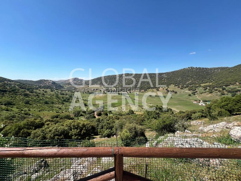 Foto d9de6948-1ed3-456a-9caa-3f694c13103b. Masia amb xemeneia calefacció aparcament piscina a Jaén