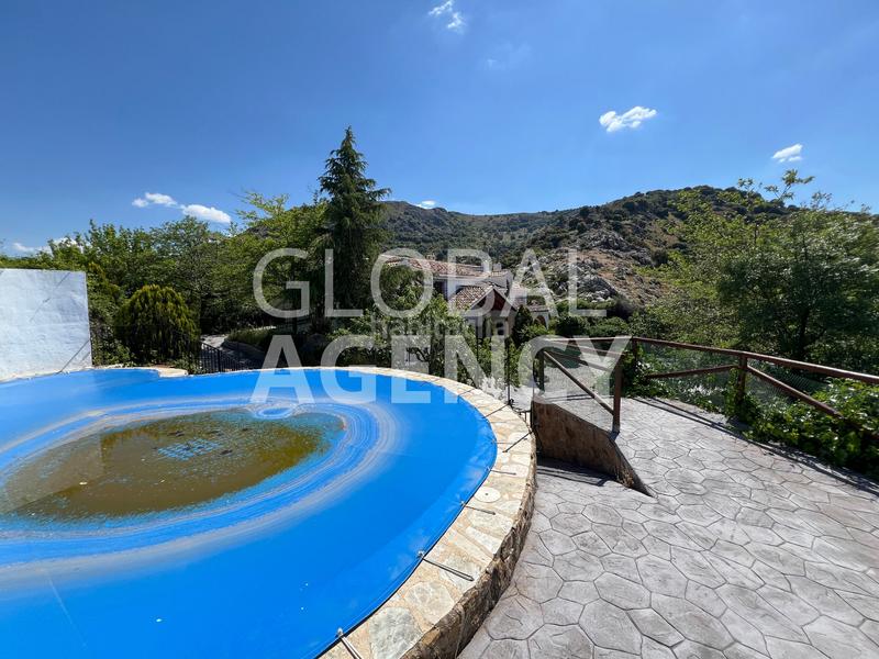 Foto fea92ac5-5a91-4870-9b52-5432bd419eeb. Masia amb xemeneia calefacció aparcament piscina a Jaén