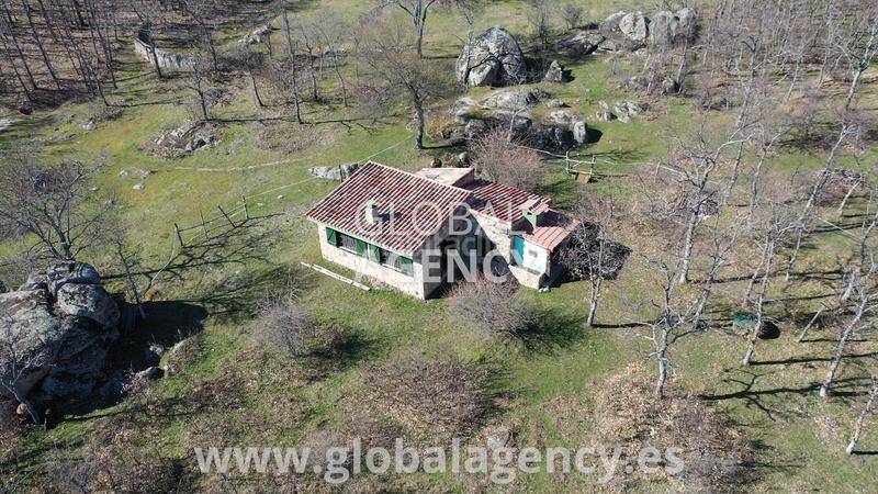 Foto bde6f107-e612-4084-807a-7e00840f92c9. Finca rústica en Soto del Real