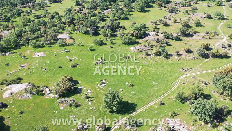 Foto 7fbd40f8-4381-4653-98e2-9bed4ffd522b. Mas avec cheminée parking dans Centro-Manguilla Escorial (El)