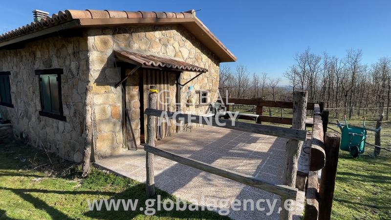 Foto 3f594d92-cb6a-4944-bf50-66b6dc704ef4. Fondo rustico in Soto del Real