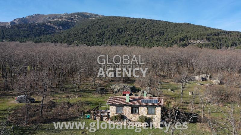 Foto be3f6311-c68a-4e42-ab57-cf7f6bcbf3f0. Finca rústica en Soto del Real