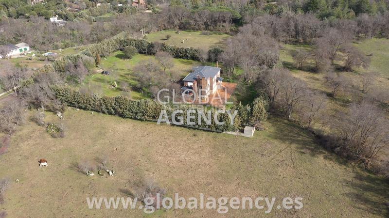 Foto 34546de7-c86d-40e6-99ae-bd93feccdcfa. Chalet with fireplace heating parking in Centro-Manguilla Escorial (El)