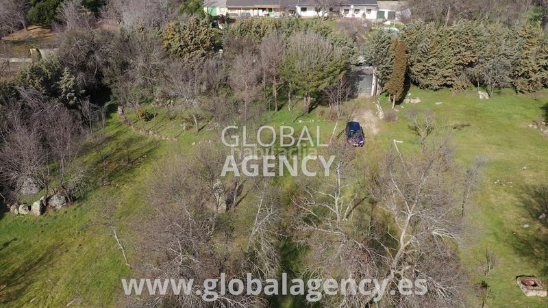 Foto ce3c354a-e296-424d-a289-88cff2c2b729. Chalet with fireplace heating parking in Centro-Manguilla Escorial (El)