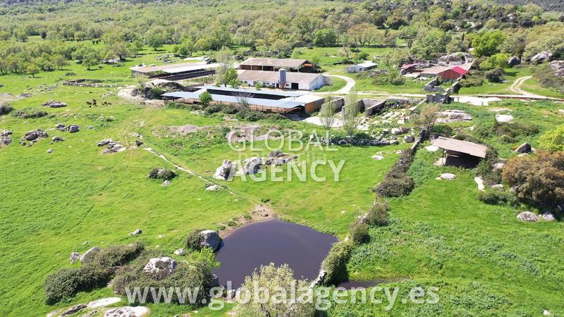 Foto 0fab4293-257e-43ac-aba1-487c0de52036. Casale con camino riscaldamento parcheggio piscina in Escorial (El)