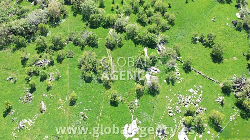 Foto 45c32b68-2a6a-403b-a201-7689d064496e. Casale con camino riscaldamento parcheggio piscina in Escorial (El)