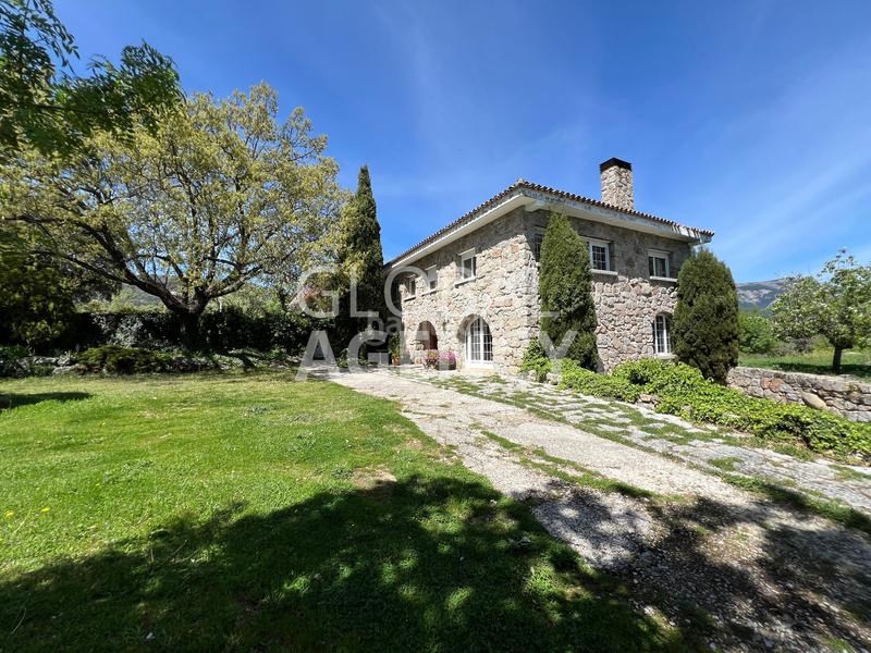 Foto 13e67973-b3ec-4f5c-8580-04ae0949bd5c. Country house with fireplace heating parking pool in Escorial (El)