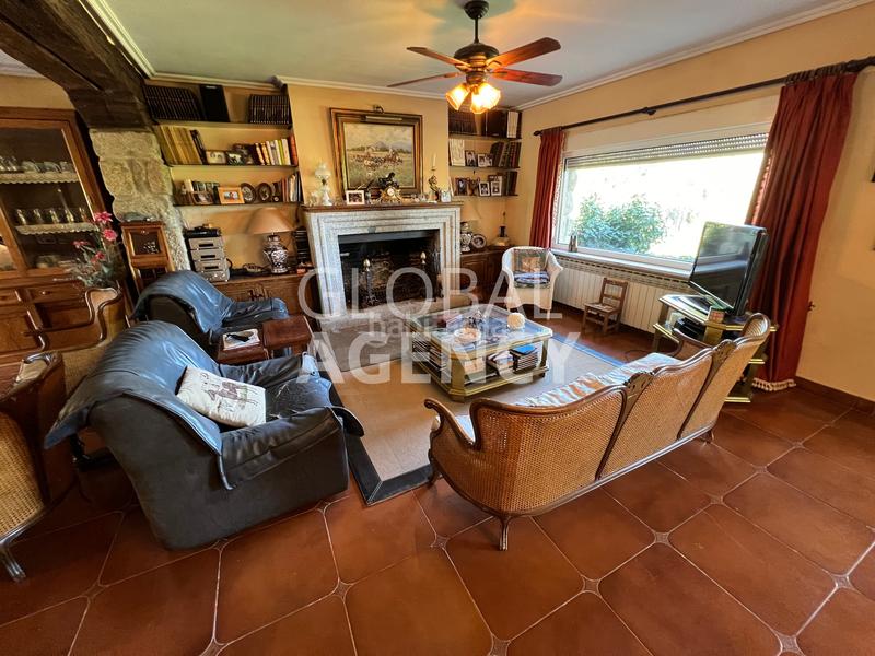 Foto 18c4adda-8719-481e-94e1-a2018678d422. Country house with fireplace heating parking pool in Escorial (El)