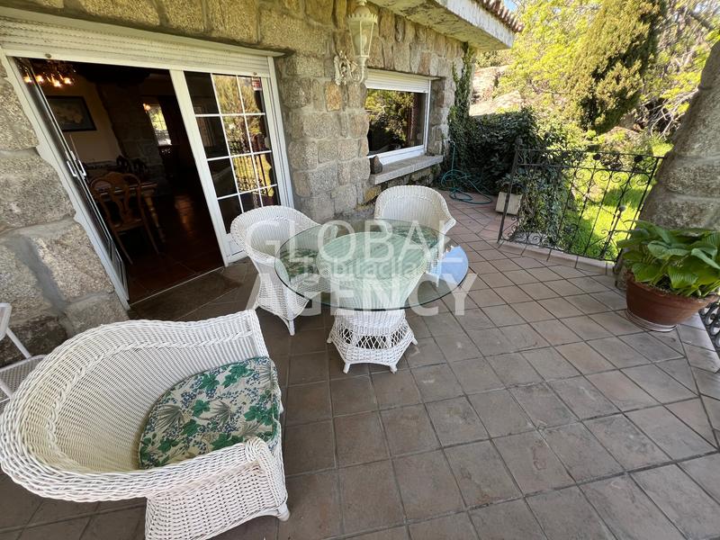 Foto 54be7ba9-02f2-4357-bc46-c81490aab557. Country house with fireplace heating parking pool in Escorial (El)