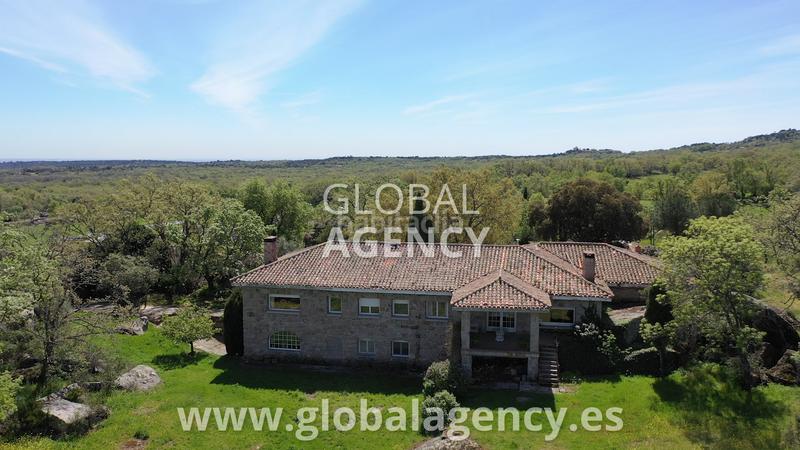 Foto 76a32e36-c7f1-41fc-8520-84670f652afb. Country house with fireplace heating parking pool in Escorial (El)