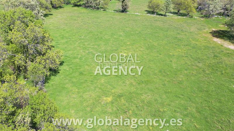 Foto ace67526-0b71-40f6-a8bd-8ba87de17c93. Country house with fireplace heating parking pool in Escorial (El)