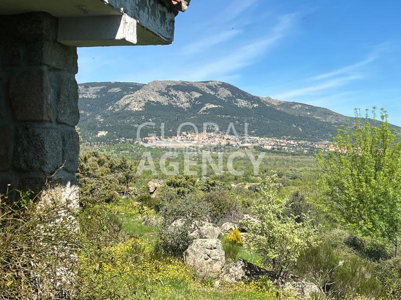 Foto 58a58b3e-7a47-462e-b2ce-f5fa29754e36. Rural plot in Centro-Manguilla Escorial (El)