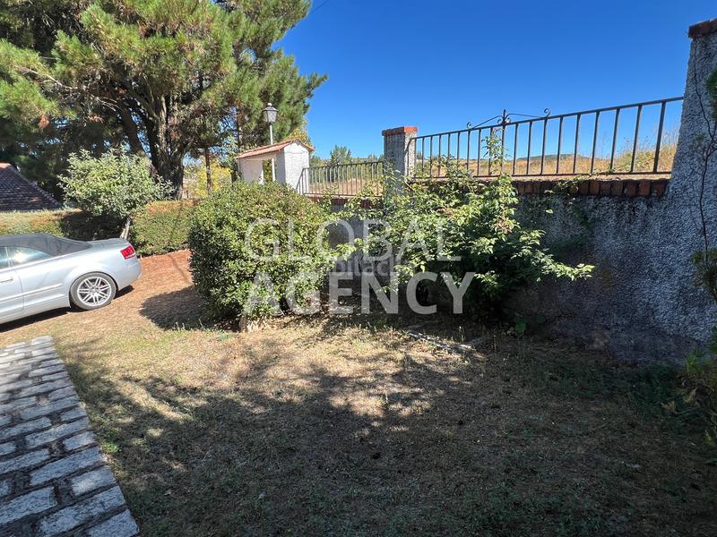 Foto 85c95d6c-afa0-4666-9fc5-40ec0908a4b9. Chalet avec cheminée chauffage parking dans Herradón de Pinares