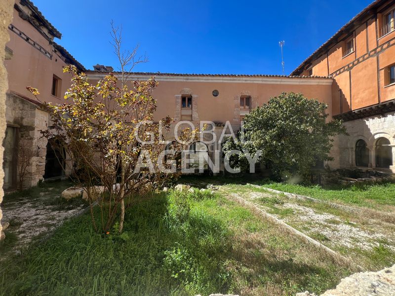 Foto 01594ac0-f54c-4ece-a51d-39058c530c54. Building in El Viso Madrid
