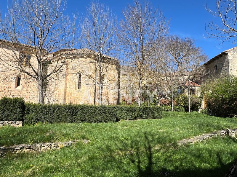 Foto 01a3f0b4-04e0-47f5-99cb-90967336c0f1. Building in El Viso Madrid