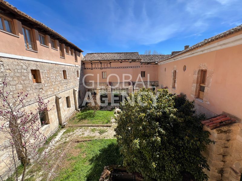 Foto 4d80492f-79dc-4d3b-912b-aa364c5b30a1. Building in El Viso Madrid