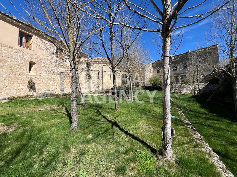 Foto 50b71ee7-ad39-4b72-8edf-046986b03cc1. Building in El Viso Madrid