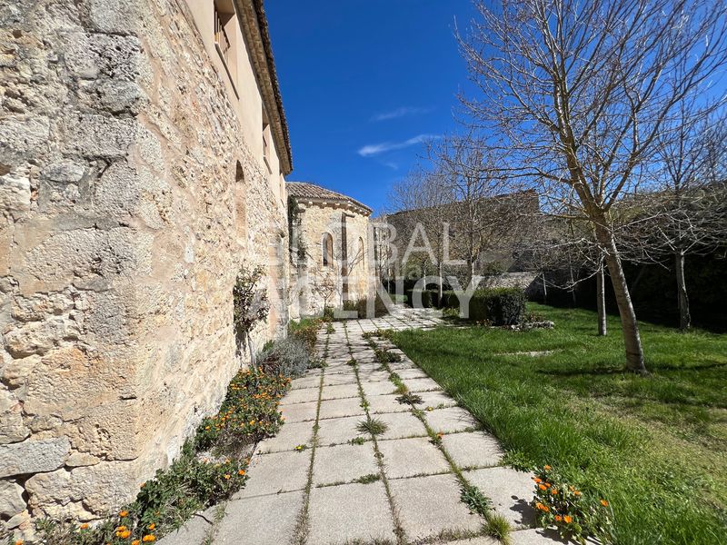 Foto 7d9a8d7e-f7fa-4111-8941-32675aa4c300. Building in El Viso Madrid