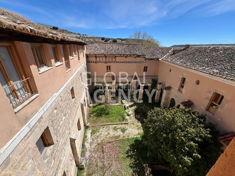 Foto 9d1c2a9d-2226-4976-b192-45805569b699. Building in El Viso Madrid