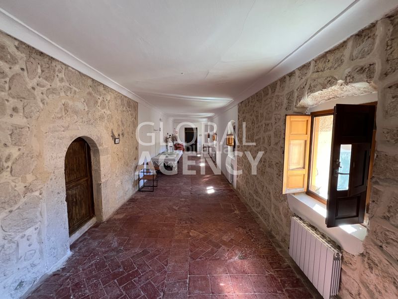 Foto b701c429-2f53-4dfb-9e18-660d97c7ed17. Building in El Viso Madrid