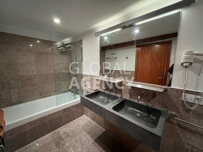 Foto c3a75e3e-c888-44a6-8edd-142bbcdaa361. Building in El Viso Madrid