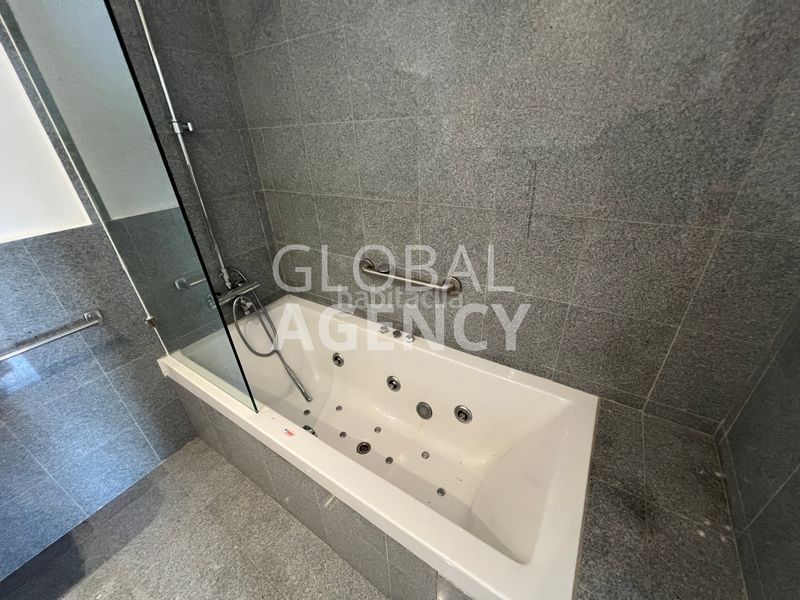 Foto cf2845e5-7c1b-4305-80f0-66d5d937680b. Building in El Viso Madrid