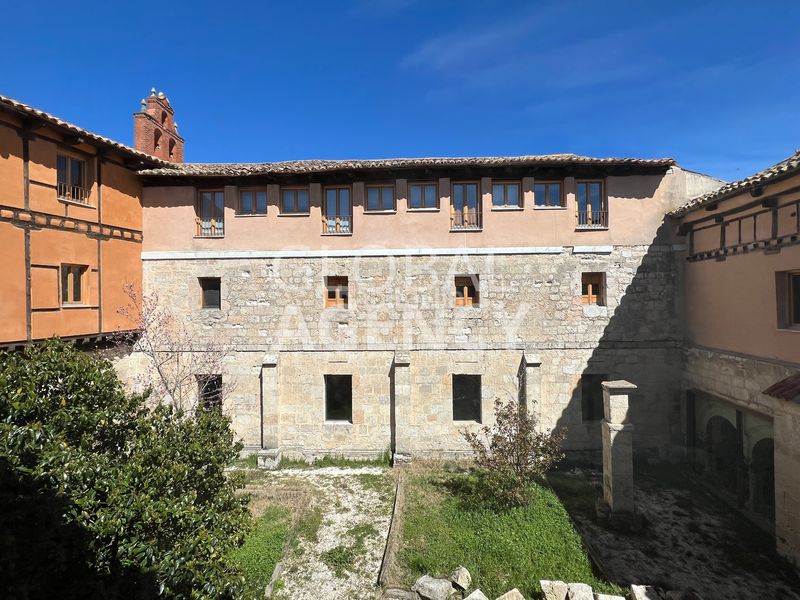 Foto d1159af8-37e7-4836-addf-9422c2c36a2d. Building in El Viso Madrid