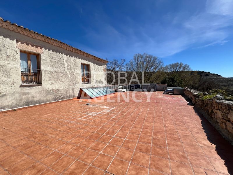Foto f4cfb91d-c8ee-4e52-abcc-a75a717d9e13. Building in El Viso Madrid