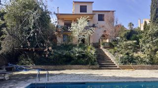 Chalet en Canyelles. Magnifico chalet unifamiliar muy cerca de canyelles centro