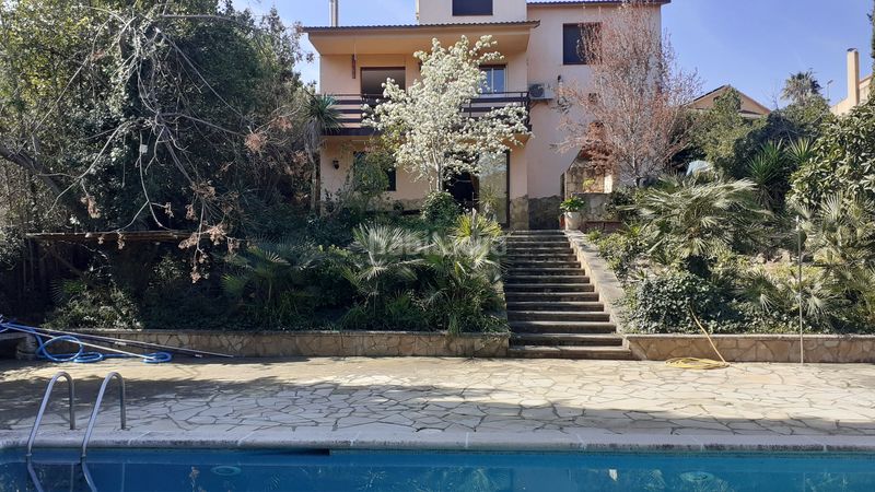 Foto 659c3600-a9e6-4e65-905f-7e9b938a5e0f. Xalet amb xemeneia calefacció aparcament piscina a Canyelles