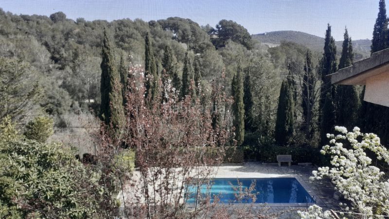 Foto bf0a3457-879a-47ff-877a-e04ca6b2a285. Xalet amb xemeneia calefacció aparcament piscina a Canyelles