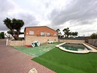 Xalet a Fortuna. Chalet con 10 habitaciones, piscina y 20.000 m2 de parcela en fo