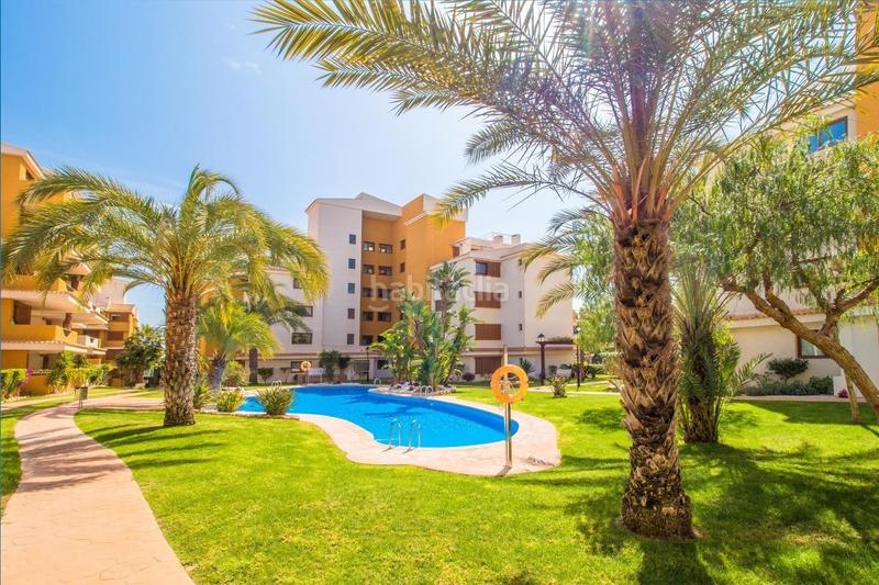 Foto 5513df57-daff-4aeb-82ff-5ce3b943401b. Piso preciosa vivien con piscina junto al mar en Punta Prima. vivienda de lujo en urbanización exclusiva. en Torrevieja
