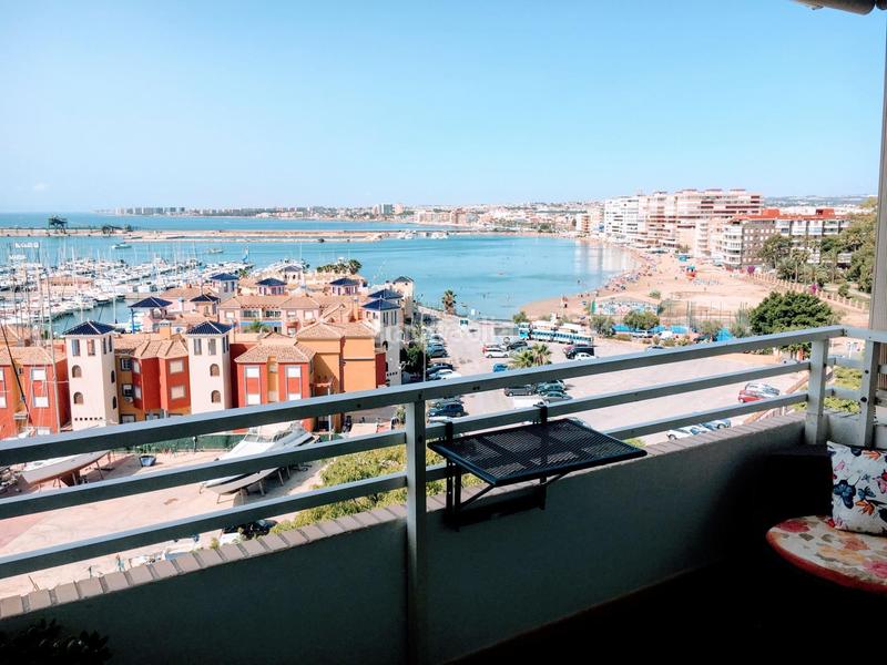Foto 6b0b97dd-89fe-403a-87ef-084ba094c398. Piso sol8vidal vende piso frende al puerto deportivo en Torrevieja