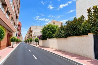 Xalet  Calle radio murcia. Chalet frente juzgados y mercadona del centro de torrevieja