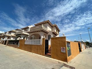 Dúplex en Lomas de Cabo Roig - Los Dolses. Quad con 4 habitaciones  3 baños  piscina comunitaria. orihuela